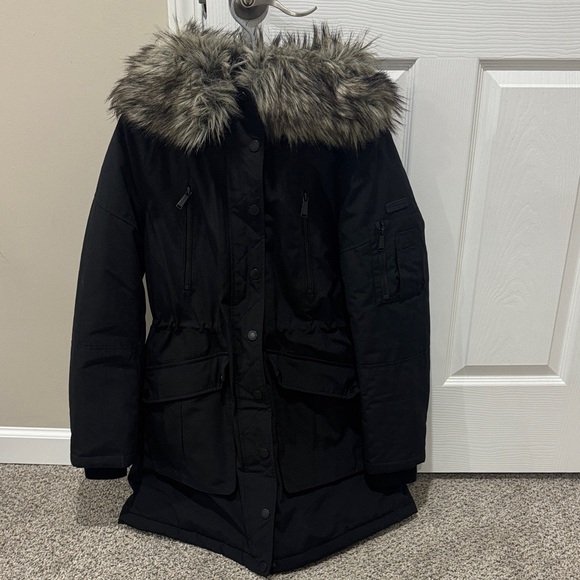 BCBGeneration Jackets & Blazers - BCBGeneration Black Puffer Coat with Fur Trim